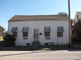512 N 1st St, Belleville, IL 62220