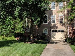 12758 Dogwood Hills Ln, Fairfax, VA 22033