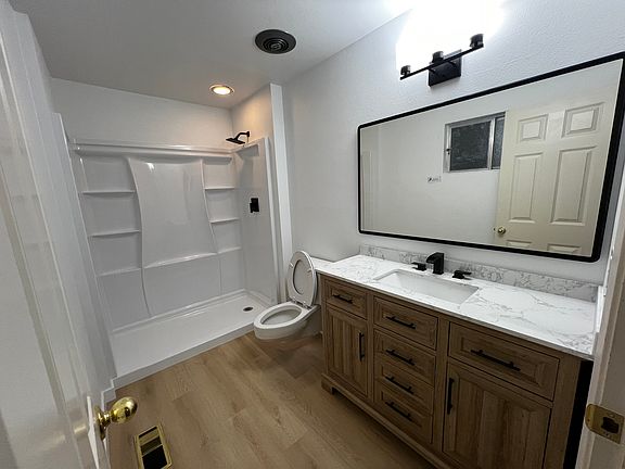 3rd image of 8618 NE 133rd St