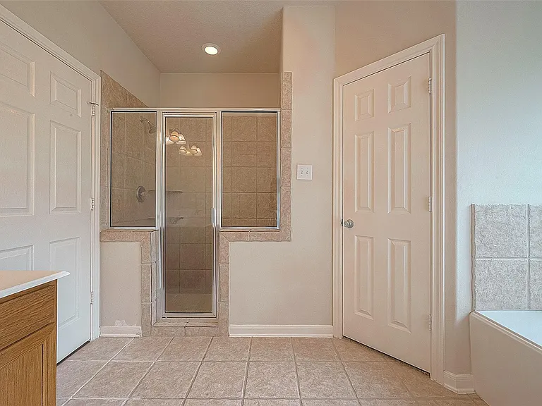 14403 Vlasta St — Photo 37