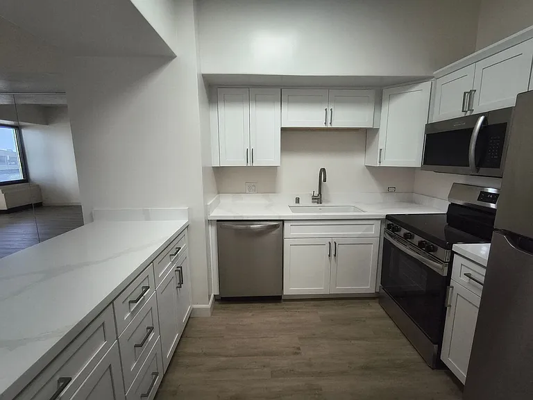6363 Christie Ave #324 — Photo 30