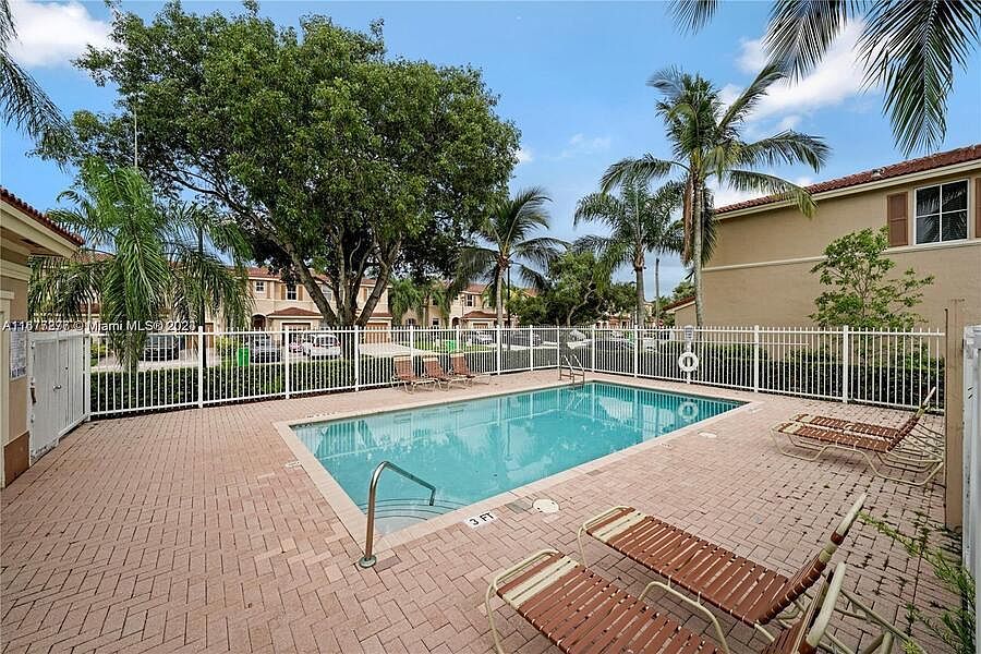 1st image of 104 Riverwalk Cir