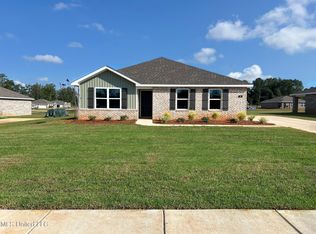 34 Monarch Dr, Lucedale, MS 39452