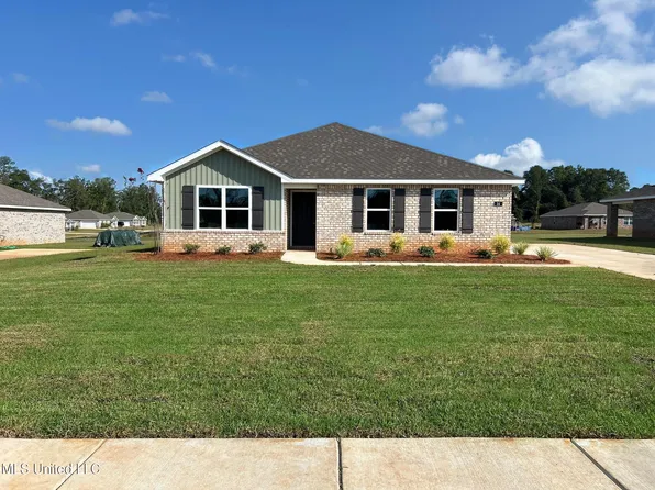 34 Monarch Dr, Lucedale, MS 39452