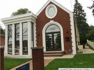 1523 Richmond Rd, Staten Island, NY 10304
