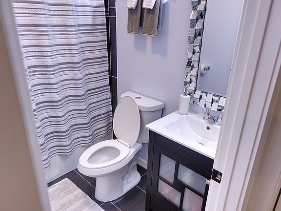 5th image of 3110 Pheasant Creek Dr APT 213