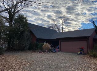 11 Fair Oaks Dr, Hannibal, MO 63401