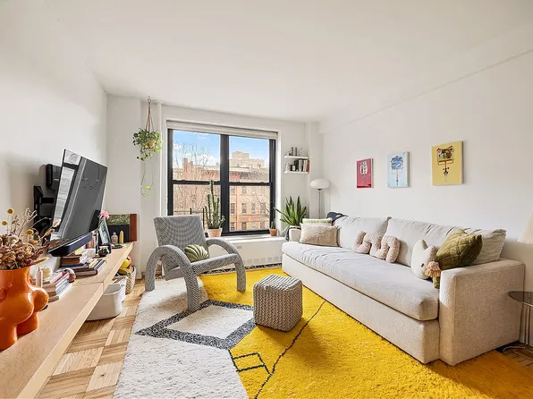 185 Clinton Ave APT 4H, Brooklyn, NY 11205