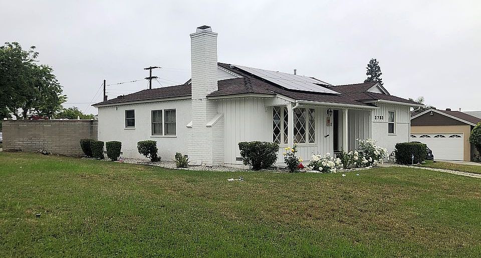 2nd image of 2732 N Buena Vista St