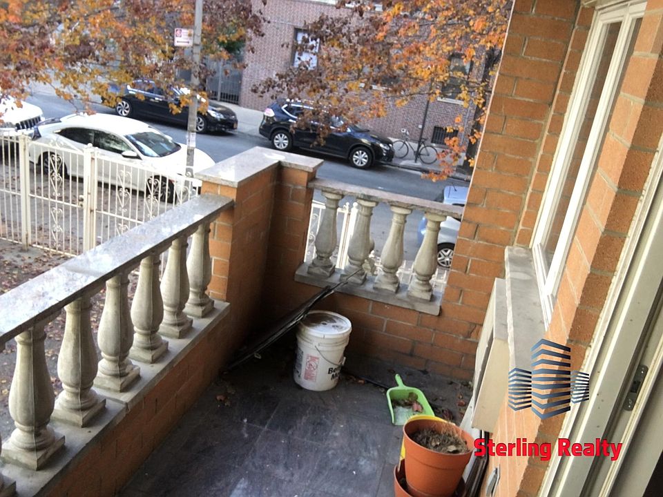 1st image of 2915 31st Ave APT 2R