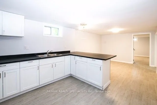 50 Shetland Cres #BASEMENT — Photo 2