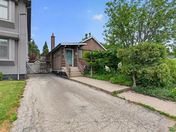 20 Tiago Ave, Toronto, ON M4B 2A1