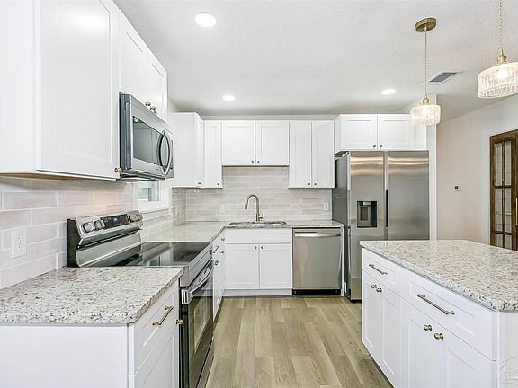 4th image of 4373 Pine Villa Cir