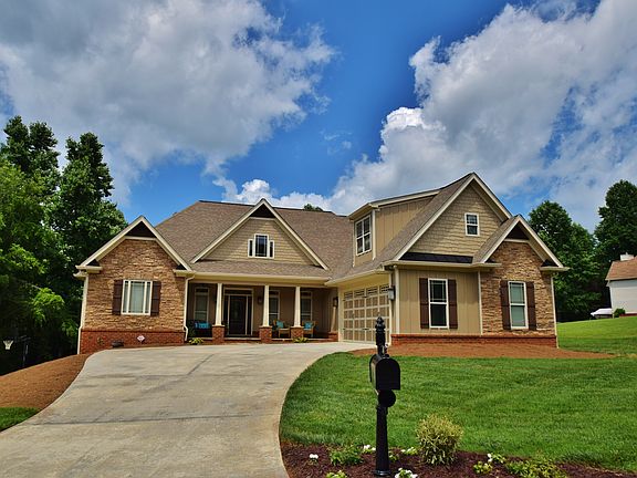 3rd image of 6526 Wauka View Dr