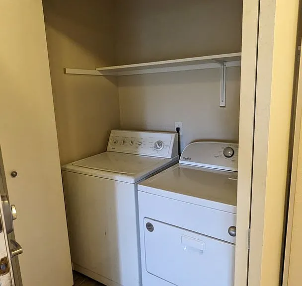 Wellesley Park Apartments — Photo 26