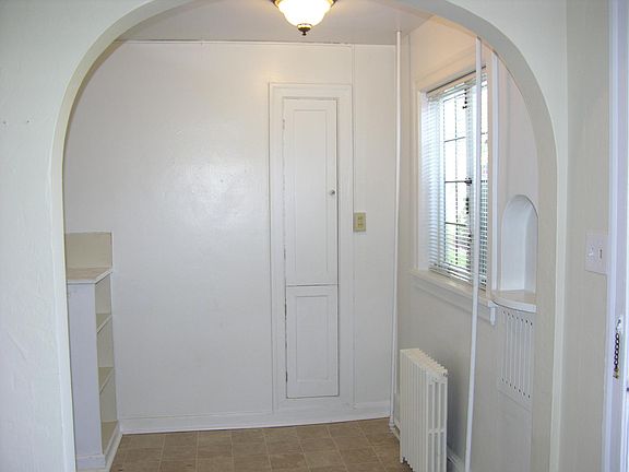 3rd image of 134 S Cambrian Ave APT 6
