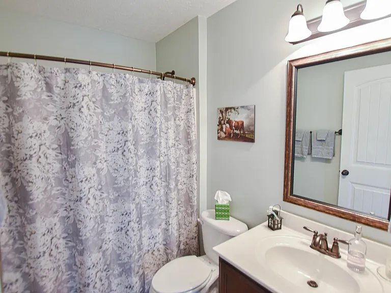 716 Elm St — Photo 15