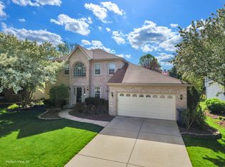 4011 Schillinger Dr, Naperville, IL 60564