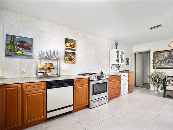 3rd image of 41 Village Cir Unit 41