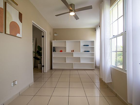 5th image of 312A Judiths Fancy Co St