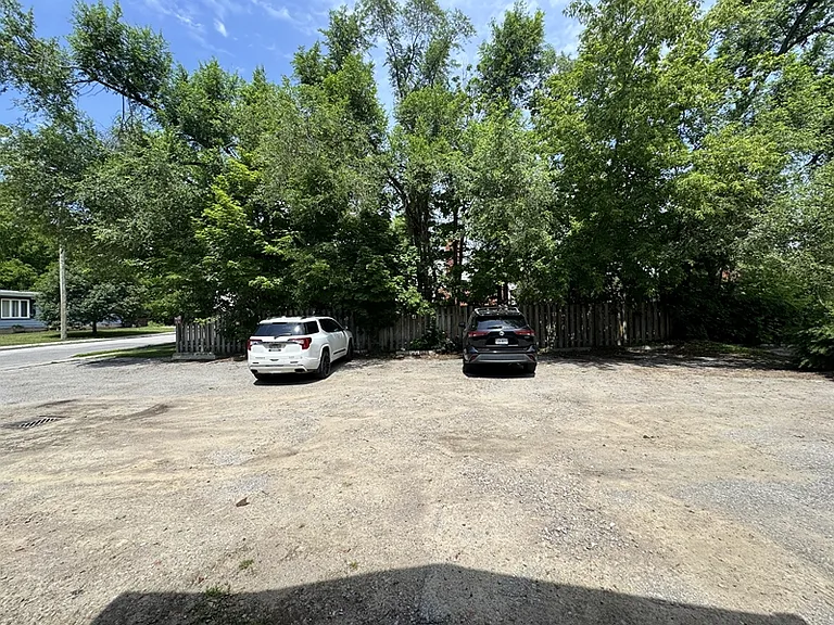 16 Wellington St W #6 — Photo 2