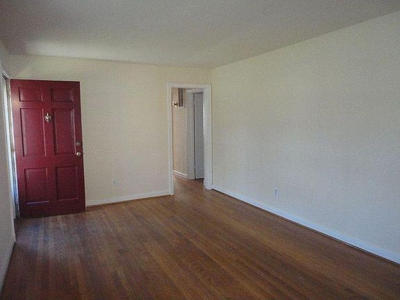 2nd image of 1412 Coronet Dr