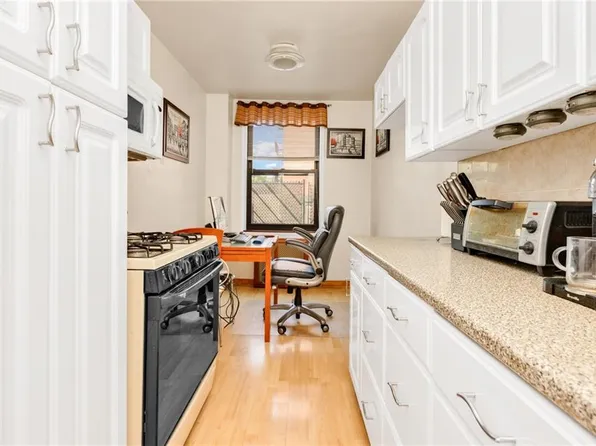 1075 Sheepshead Bay Road image 15 of 23