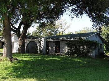 1st image of 5923 Bennington Dr