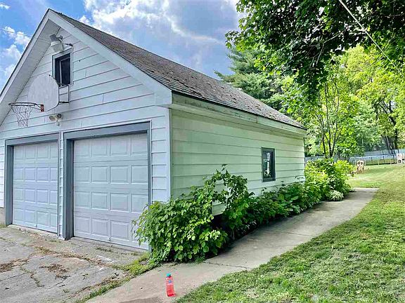 4th image of 12 Pine St
