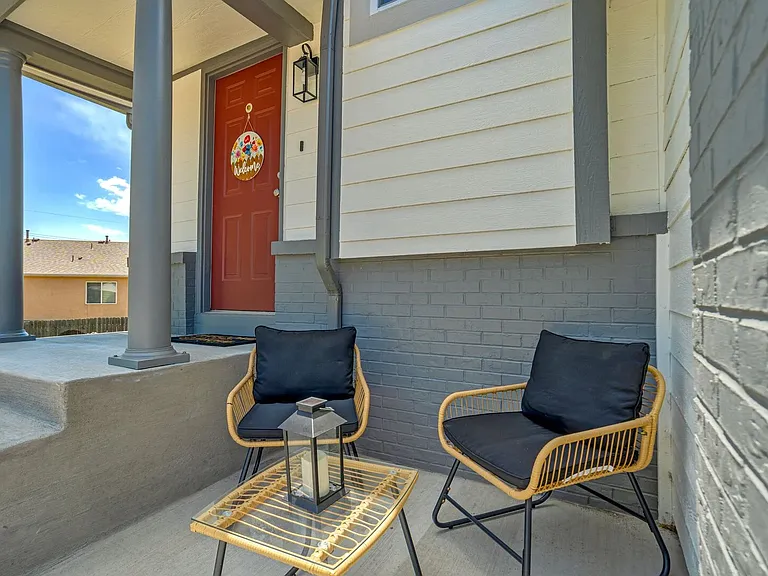 985 Apollo Ct — Photo 35