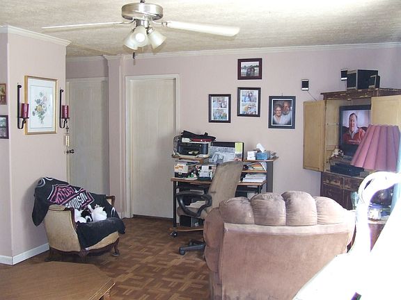 5th image of 210 E Frisco Ave