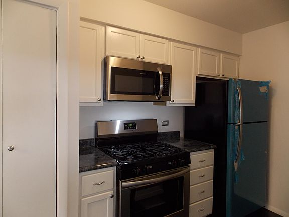 5th image of 2646 Woodview Ct