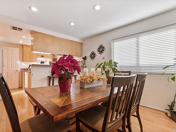 5th image of 18333 Hatteras St Unit 108