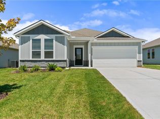 21300 Cleveland St, Spring Hill, KS 66083