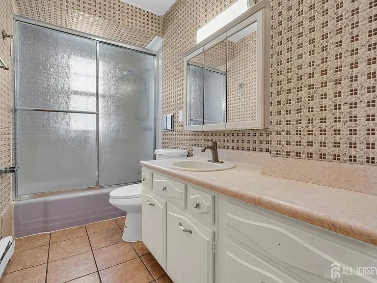 287 E Smith St — Photo 20