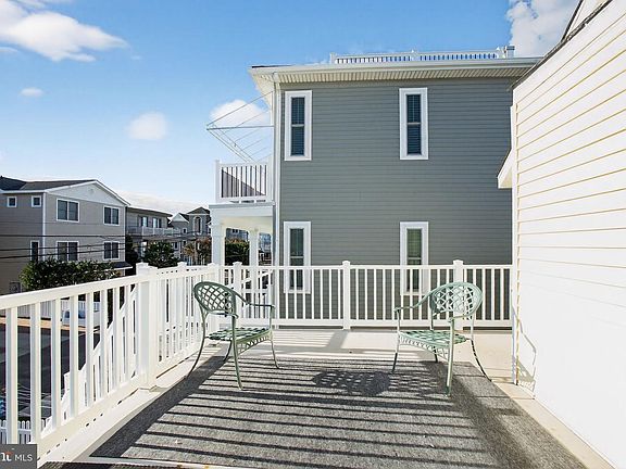 3rd image of 5645 Asbury Ave