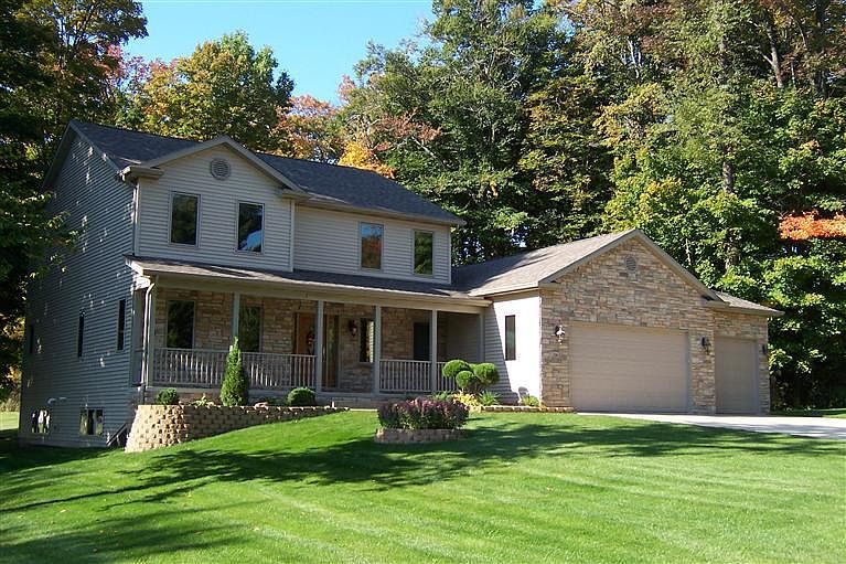 1st image of 296 Deerfield Ct