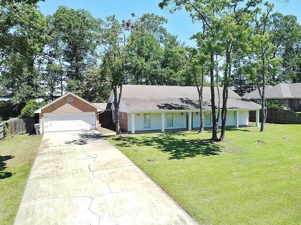 110 Parkwood Blvd