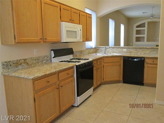 4th image of 9271 Alpine Bliss St