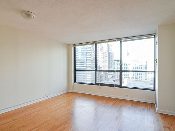 2nd image of 1301-405 N Wabash Ave #1301