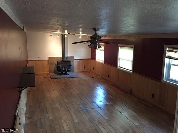 4th image of 914 West Dr