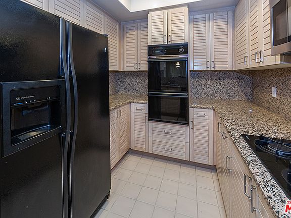 4th image of 1851 Veteran Ave APT 204
