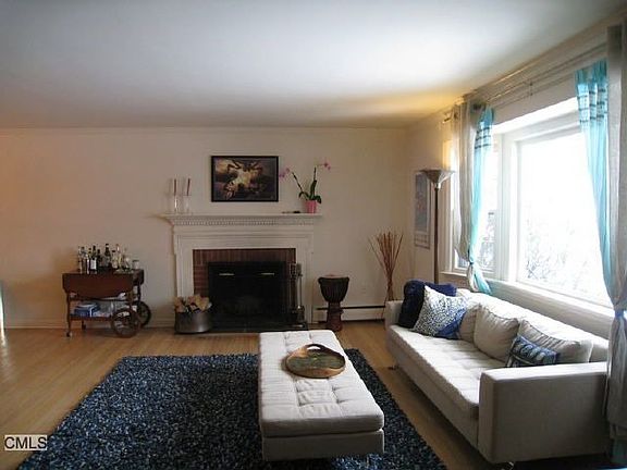 2nd image of 53 Oak St