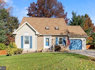 275 Clover Ln, Hanover, PA 17331