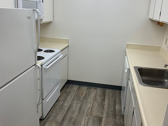 3rd image of 14381 30th Ave NE APT 21
