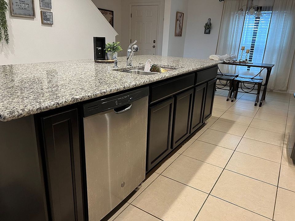 1st image of 522 Grace Ct