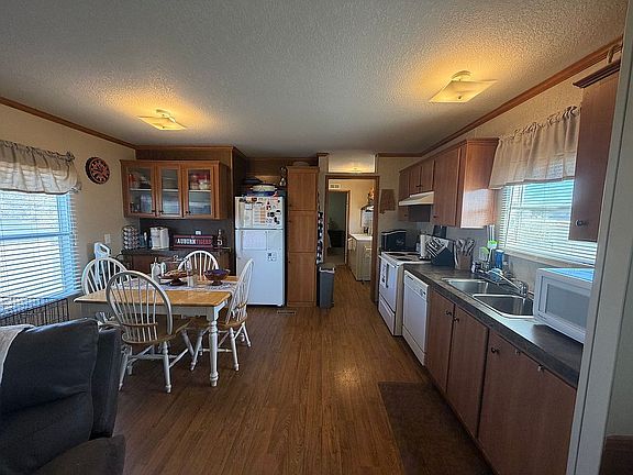 Kitchen/ dinning overview