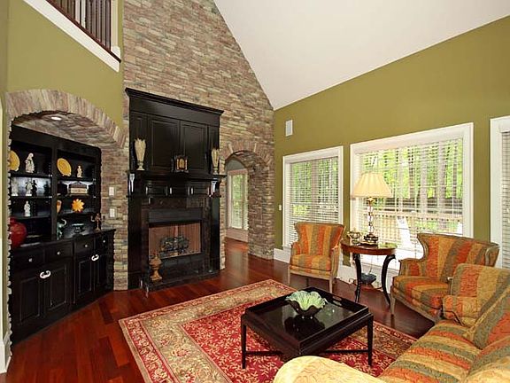 4th image of 124 Hawksnest Ln