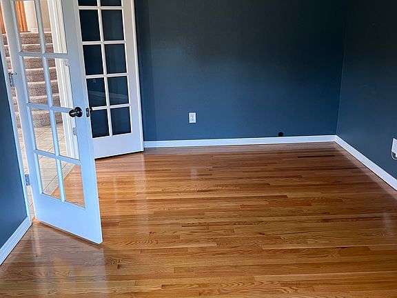 3rd image of 753 Tanager Cir