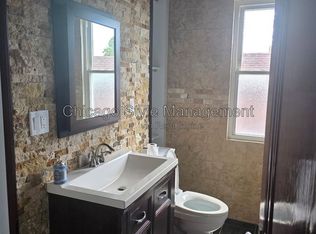 9517 S Escanaba Ave #2, Chicago, IL 60617